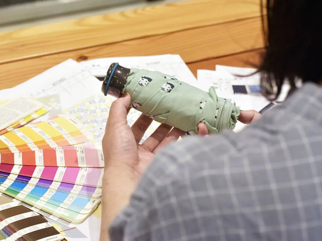 Turn a screen colour into a physical reference.